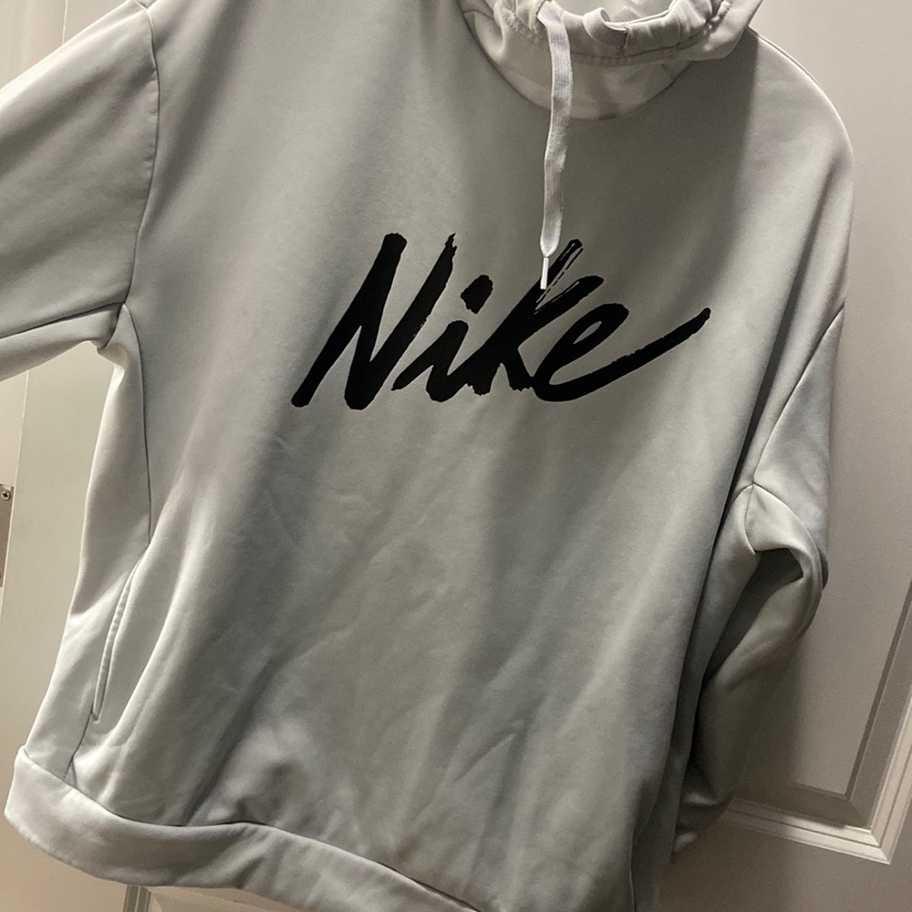 Nike sweatshirt, lightly worn. Great condition